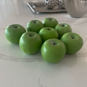 8 Decorative Apples